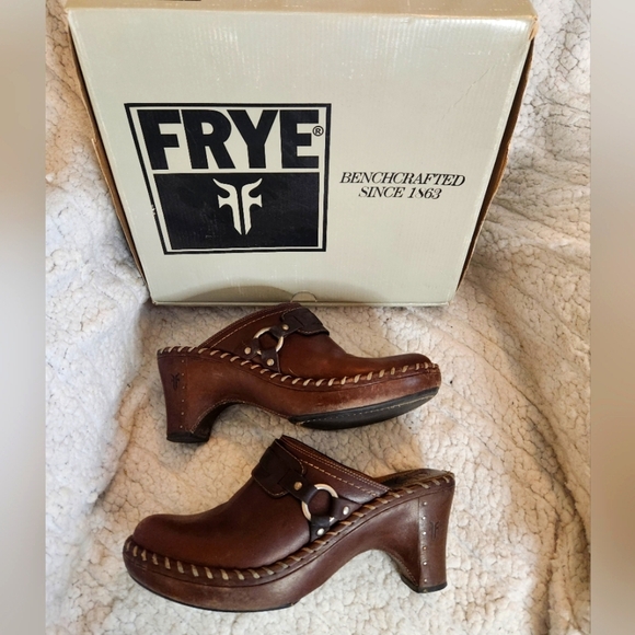 Frye Shoes - Frye Women's Brown Leather Clogs, size 9